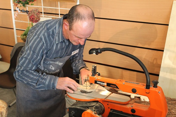 Du pin sur la planche atelier.JPG