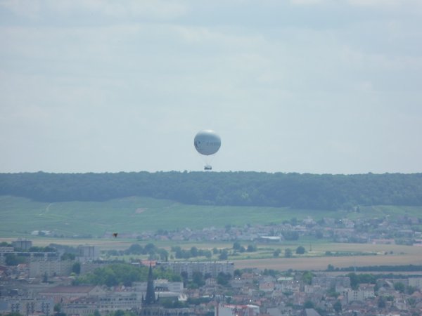 Ballon d'Epernay à 150mètres au dessus de la ville