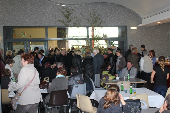 Entrée cafétaria.JPG