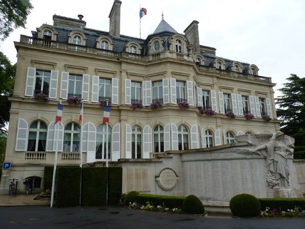 L' hotel de ville d' Epernay (51)