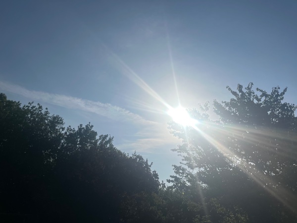 Le soleil s'impose sur Ruitz — Jeudi 30 juillet 2026.