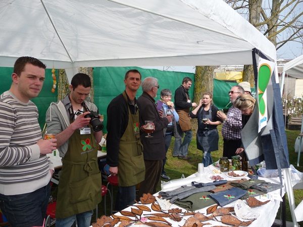 Dégustation d'un jus de houblon Belge